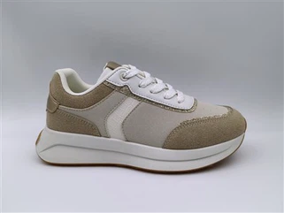 Poj Niam Kev Ua Si Sneakers